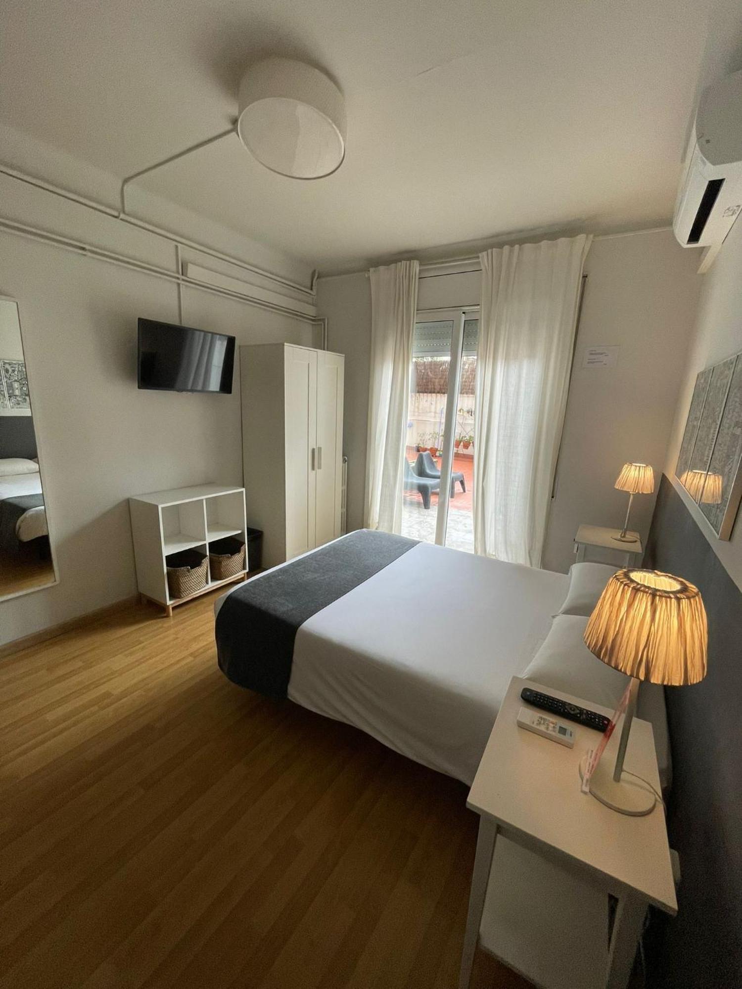 Hostal El Ninot — Fotos 2